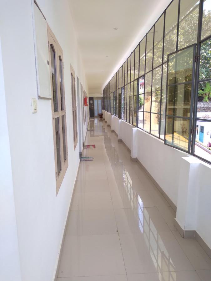 Thabasiya Resorts Kuzhittura Luaran gambar