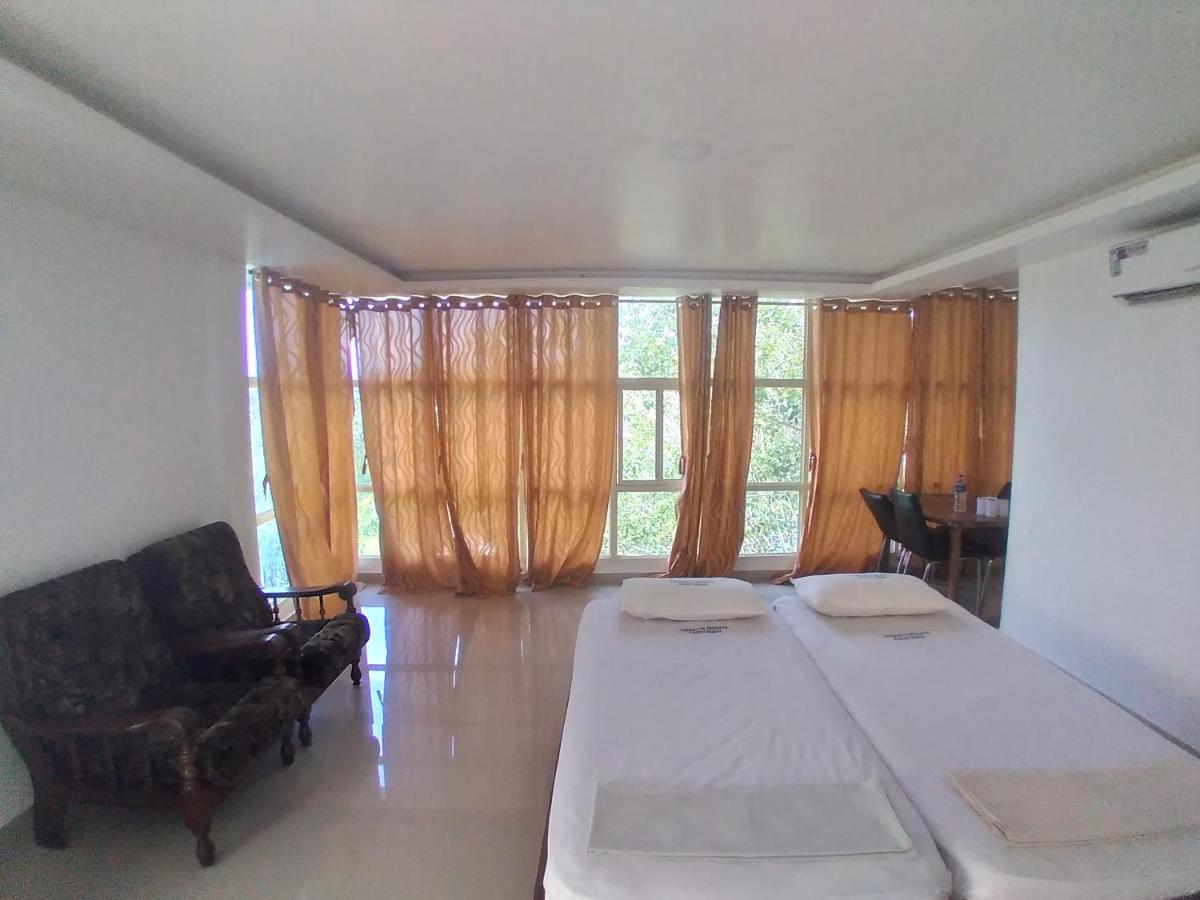 Thabasiya Resorts Kuzhittura Luaran gambar