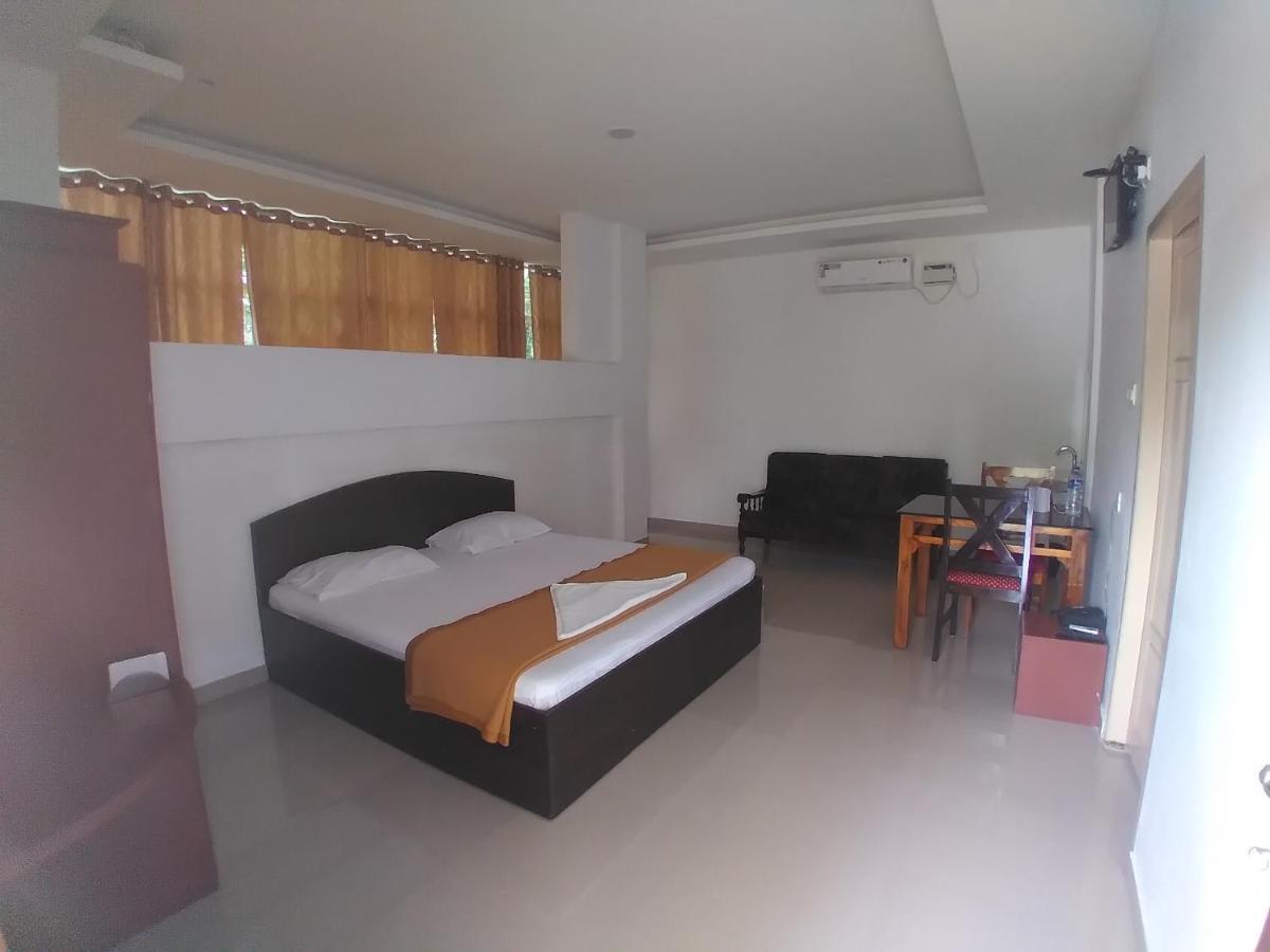 Thabasiya Resorts Kuzhittura Luaran gambar