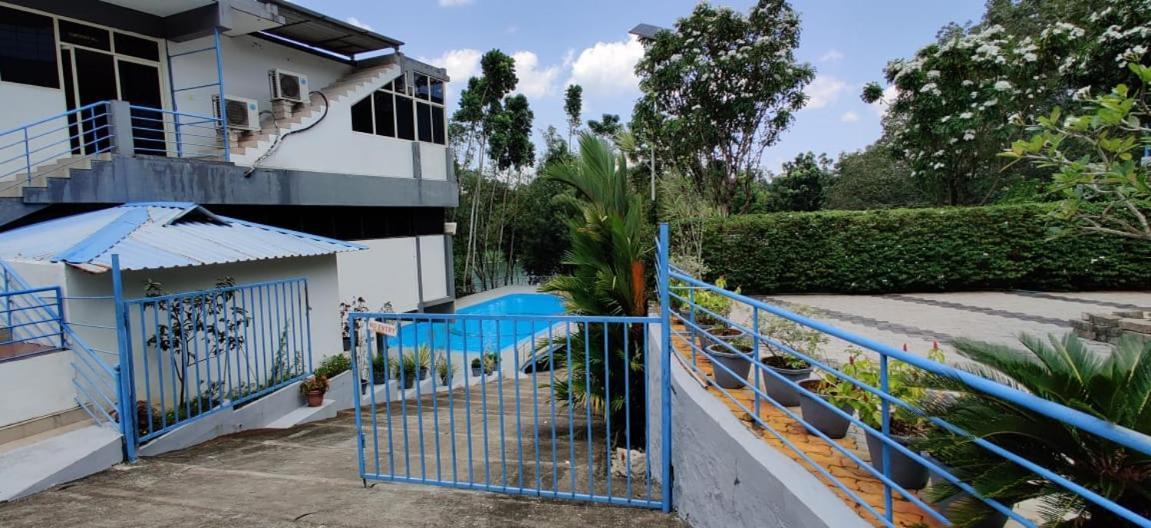 Thabasiya Resorts Kuzhittura Luaran gambar